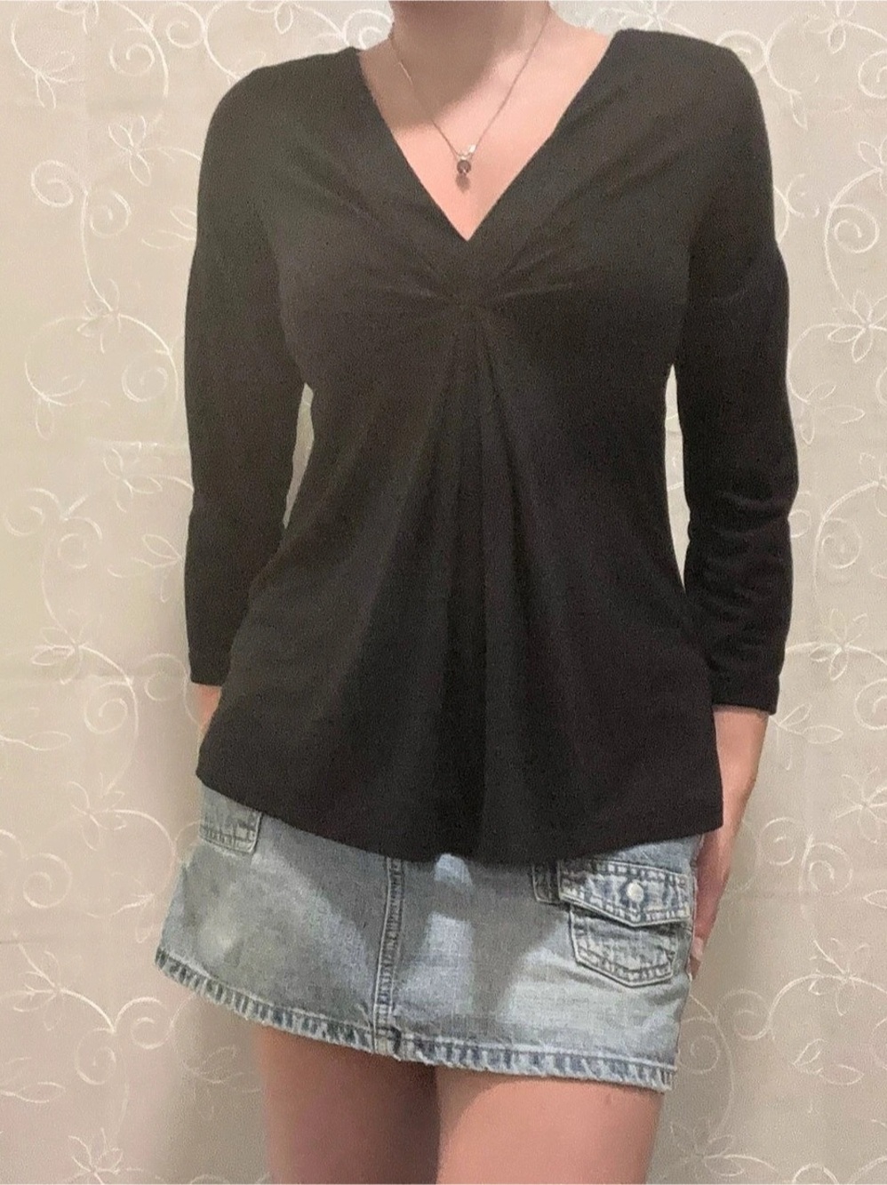 Twist Front Long Sleeve Top in Black Size Medium